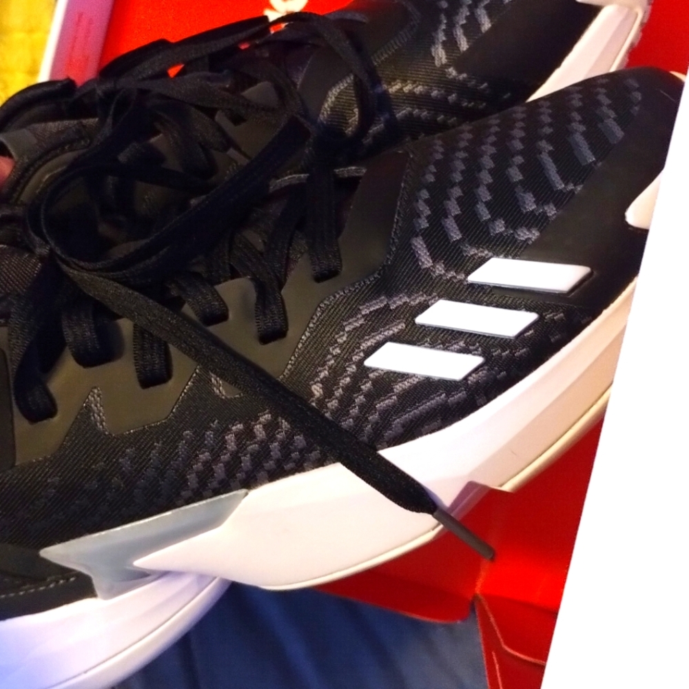 Adidas DON Issue 4 2023 mens size 11 Carbon NIB